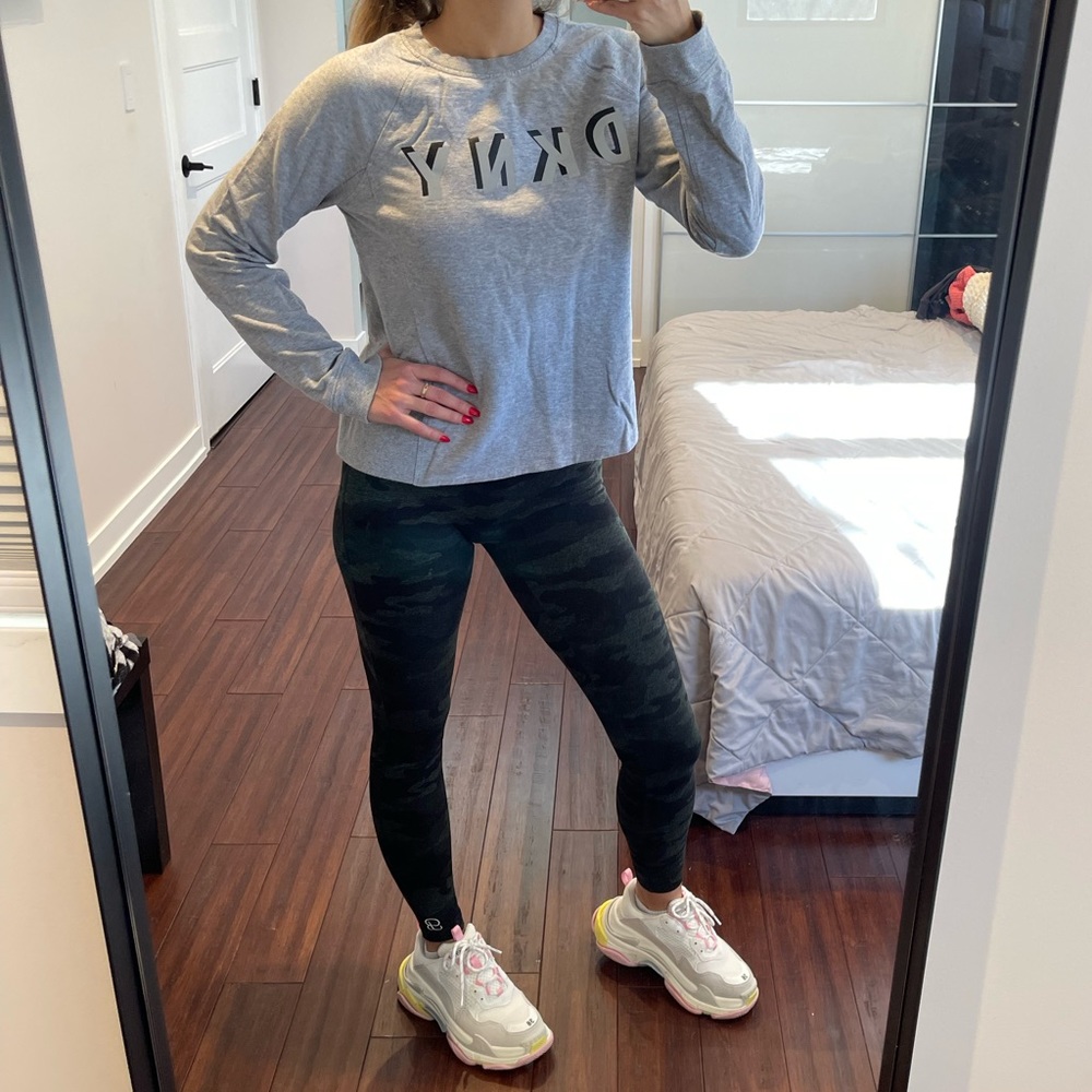 DKNY Sport top, Size: M, like new condition - Picture 2 of 6